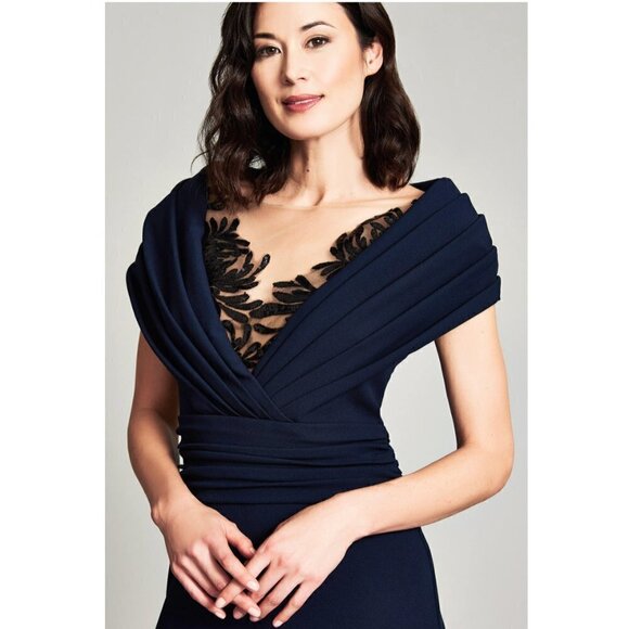 TADASHI SHOJI Crepe V-Neck Gown in Navy Size Medium NWT - Picture 4 of 13